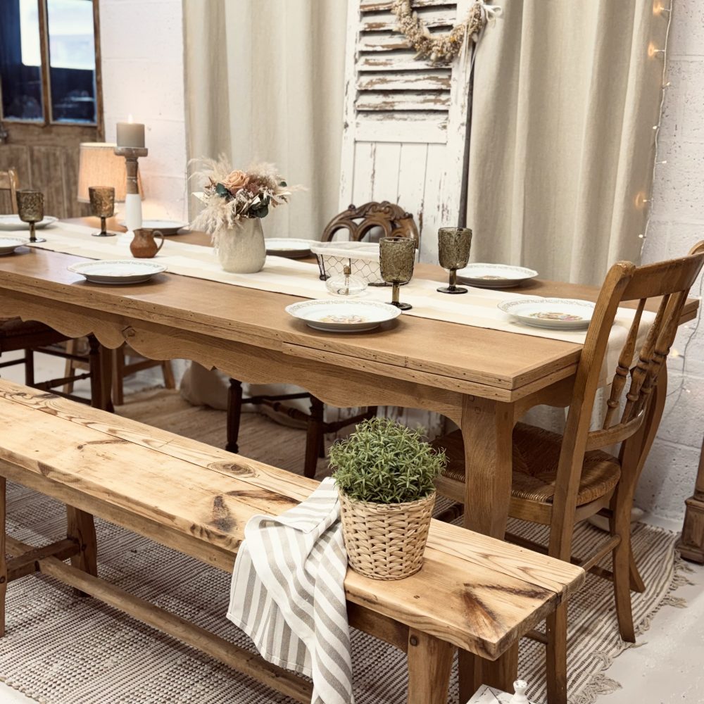image0 Grande table en bois signée L’Atelier Deschamps avec style campagne chic.